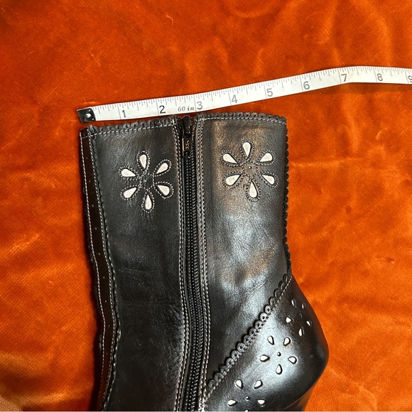 RARE vintage pointed toe genuine leather booties floral 90’s stiletto heel boots - Picture 10 of 13